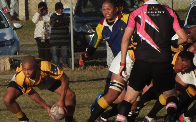 Gansbaai Black Leaves vat raak teen Hamlets Wen 21    20  1_1